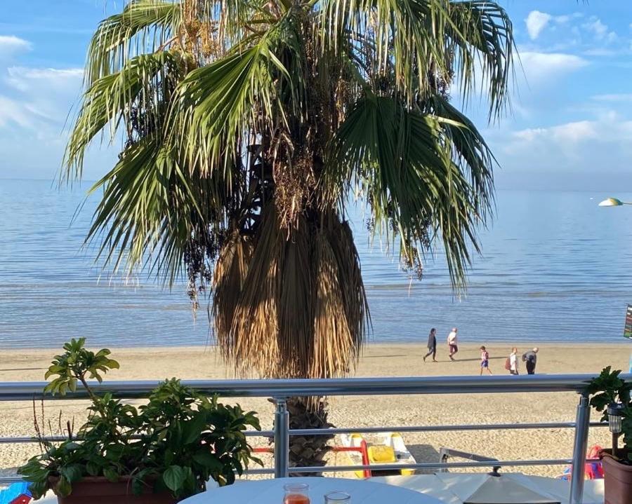 Durres Strand Direkt Am Meer Extérieur photo