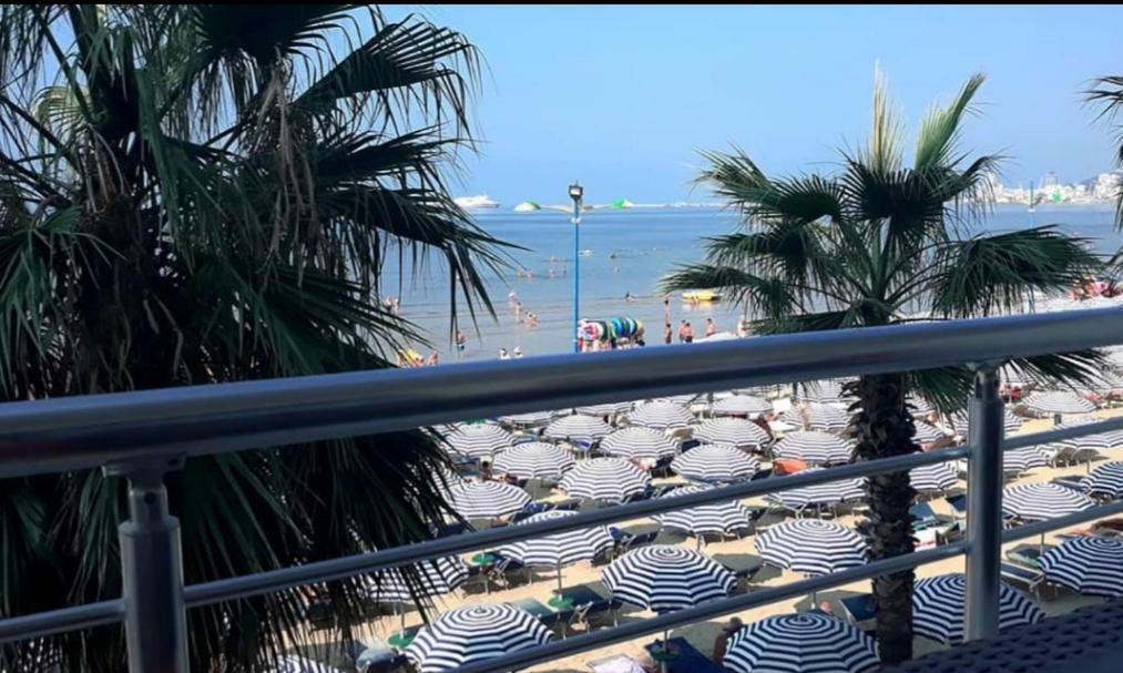 Durres Strand Direkt Am Meer Extérieur photo